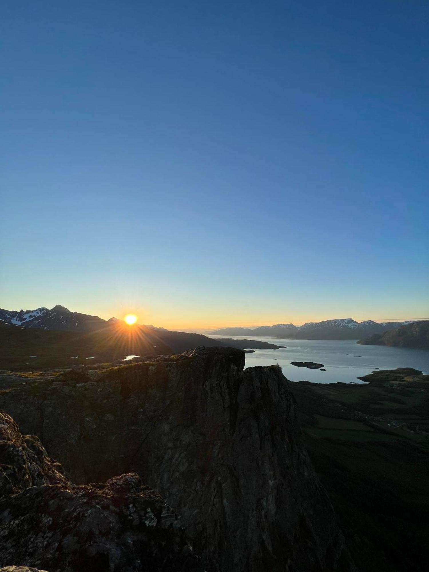 Lyngen Apartments Lyngseidet Buitenkant foto