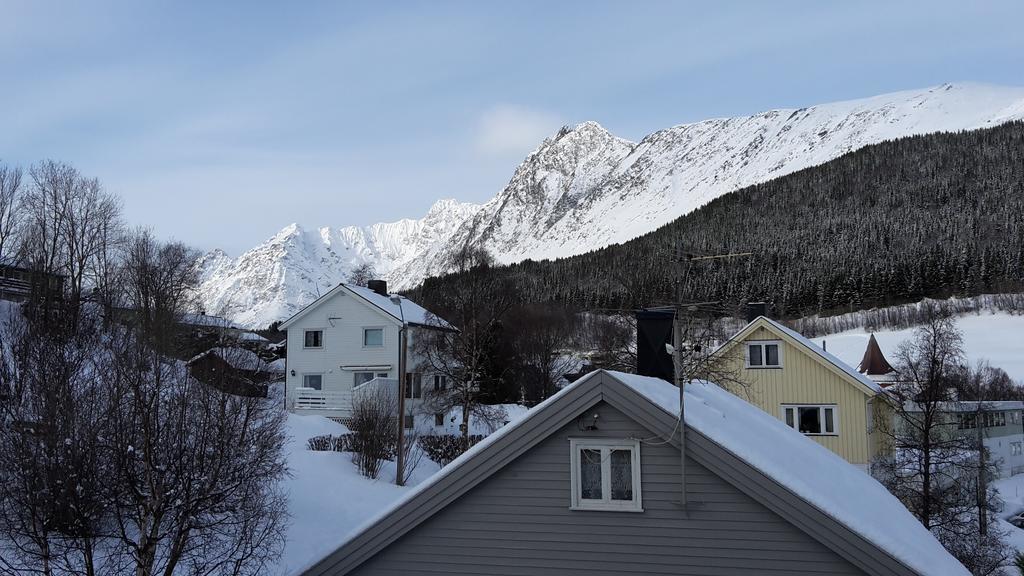 Lyngen Apartments Lyngseidet Kamer foto